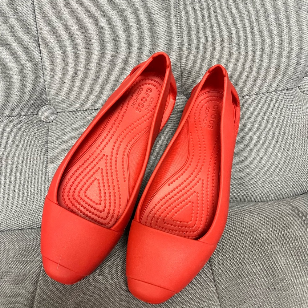 CROCS Red Flats with Geometric Design